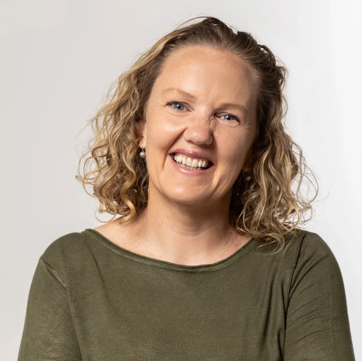Dr Shelley Obst