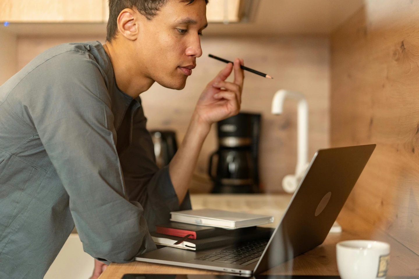 Online vs in-person therapy comparison in Australia